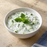 زبادي بالخيار والنعناع